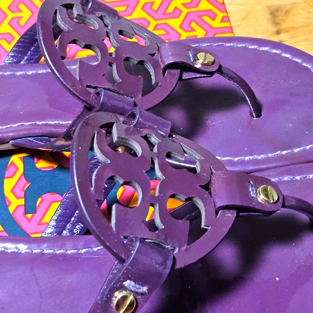Tory Burch Miller Sandals Purple Patent Leather Logo Thong Sandals Size 8.5 - Picture 5 of 8